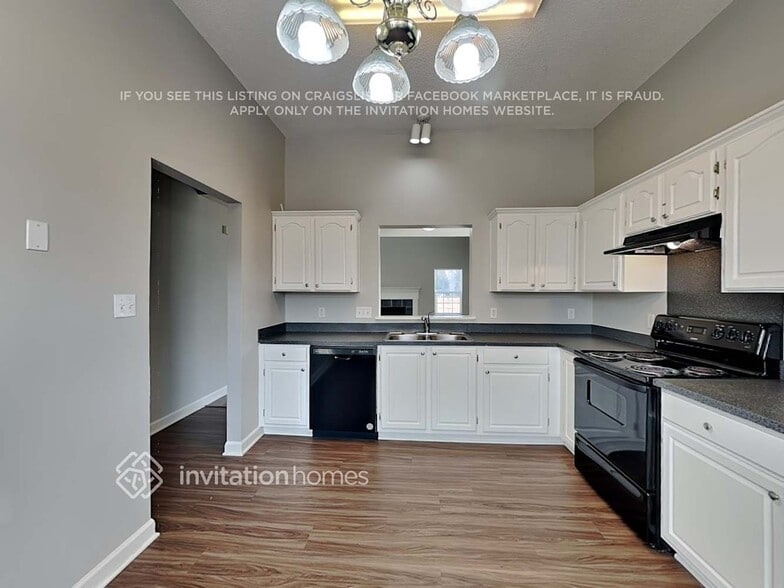 Building Photo - 4840 Aldersbrook Dr