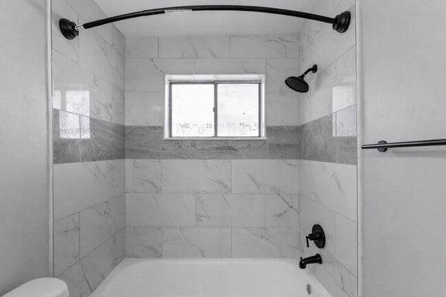 Building Photo - The Reserve at Warren