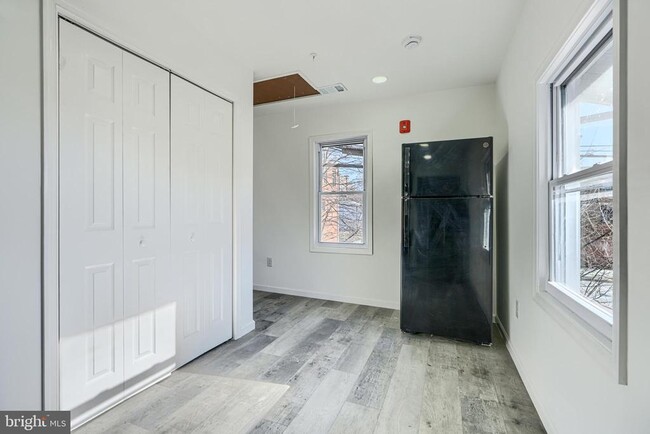 Building Photo - 7 S Carrollton Ave