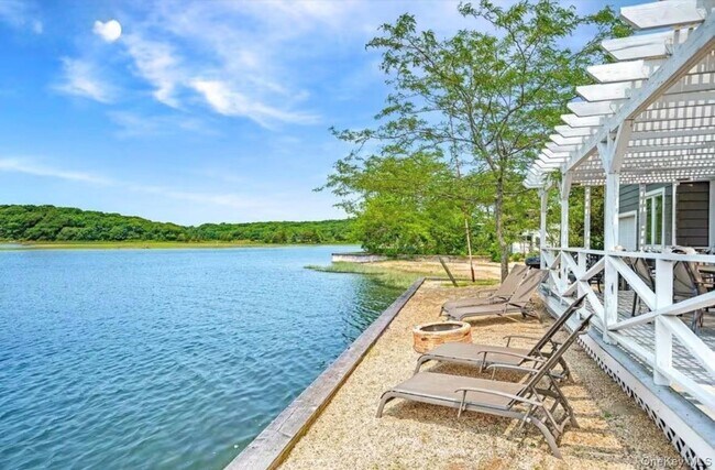 Building Photo - 286 Towd Point Rd