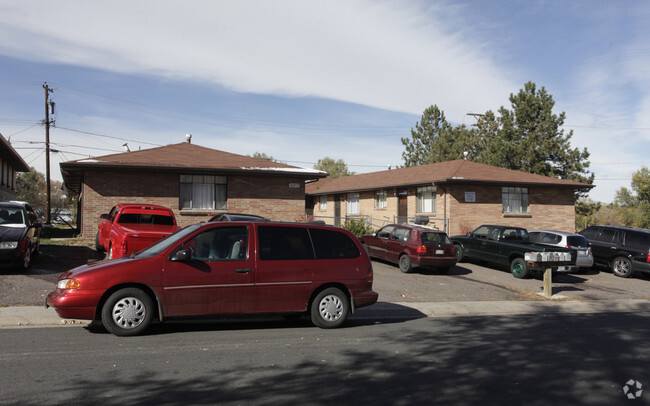 Primary Photo - Fenton Apartments
