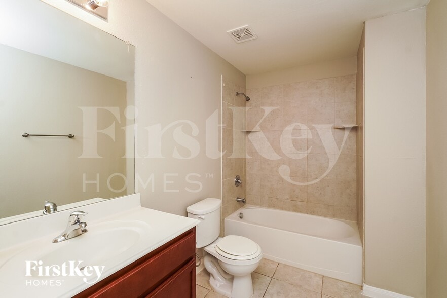 Building Photo - 4717 Cedar Springs Dr