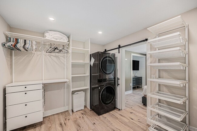 Building Photo - FURNISHED, Spacious 3 bedroom home in the heart of University!