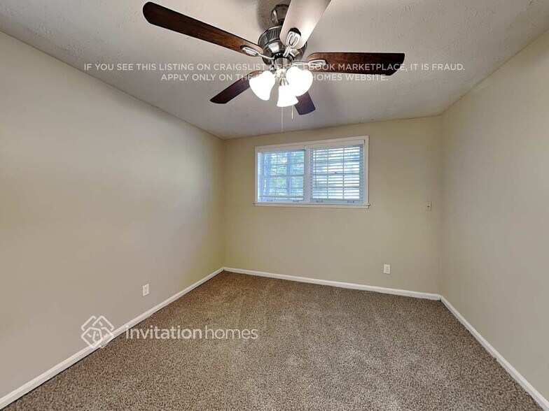 Building Photo - 215 Simpson Dr NE