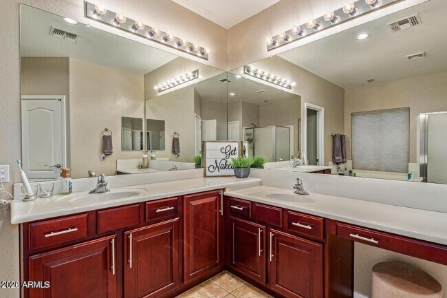 Building Photo - 6551 S 4 Peaks Pl