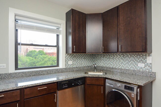 Building Photo - 2917 N Mildred Ave