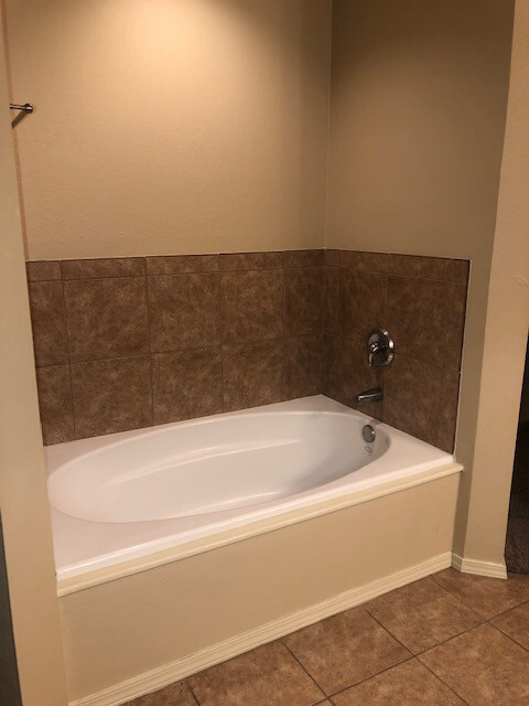 Building Photo - 4 bedroom in Tradewinds
