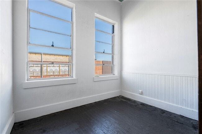 Building Photo - 103 Holcomb St
