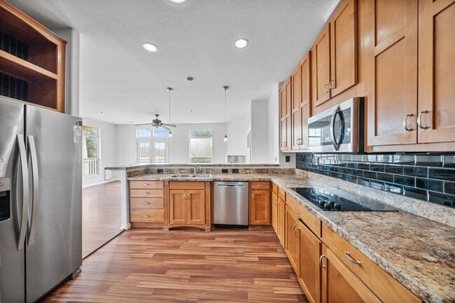 Building Photo - Escondido -Beautiful San Pasqual area ,Spa...