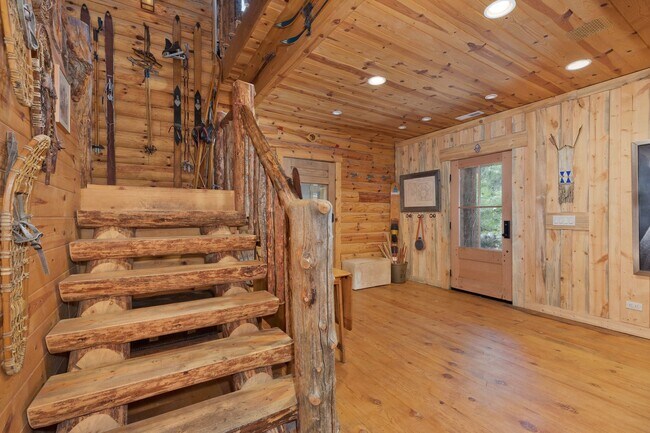 Building Photo - Winter Rental – $10,900/month (5/6-Month L...