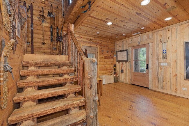 Building Photo - Winter Rental – $18,500/month (5/6-Month Lease)