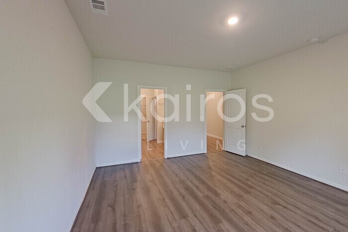 Building Photo - 3494 Bridgewood Dr