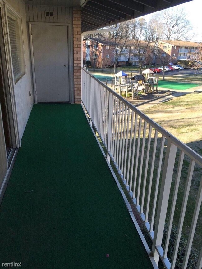 Building Photo - 2 br, 1 bath Condo - 800 Brook Hill Rd 723