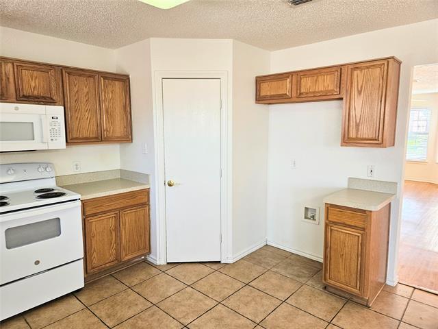 Building Photo - 8405 3 Bars Dr