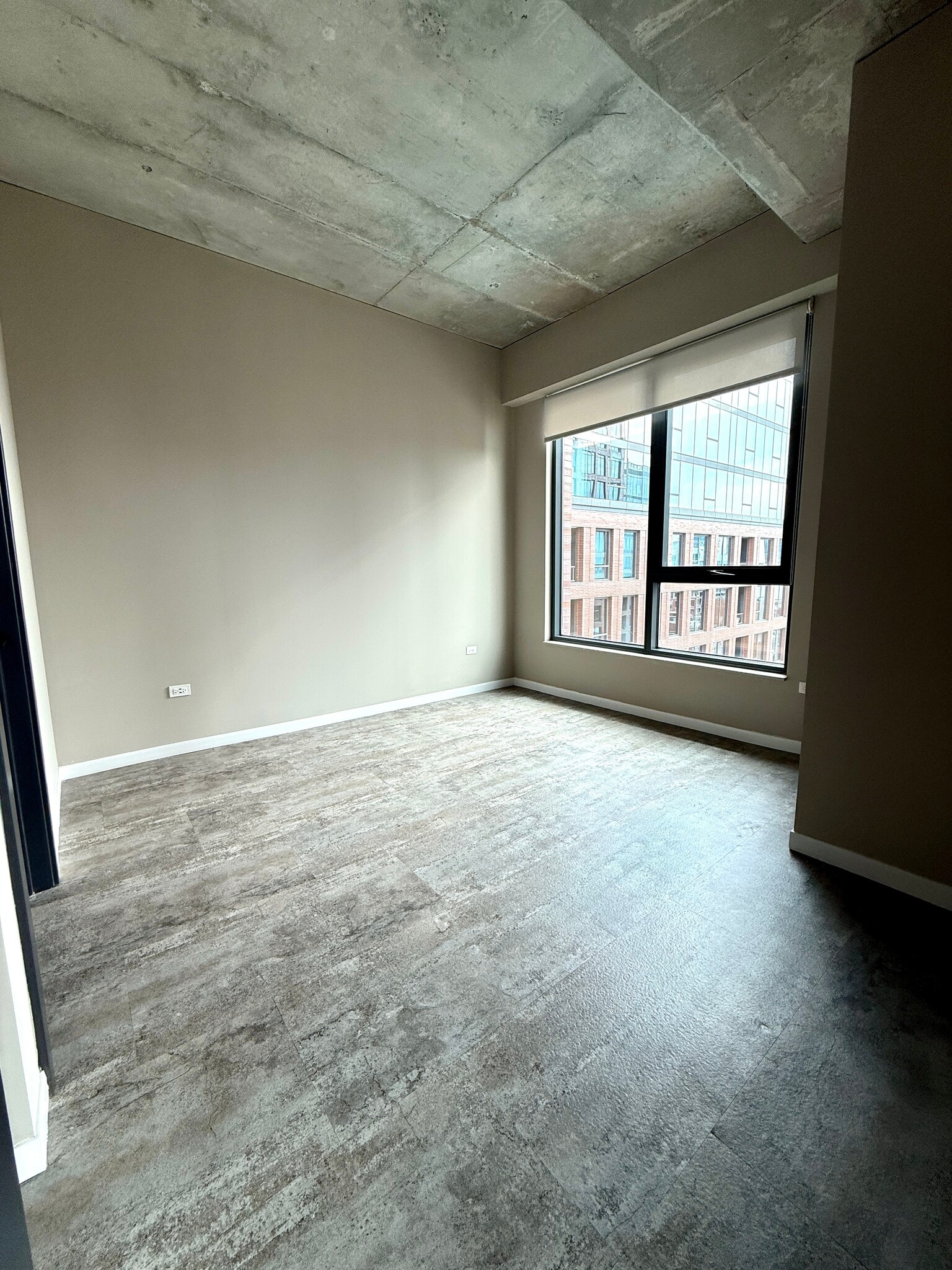 Building Photo - 917 W Washington Blvd