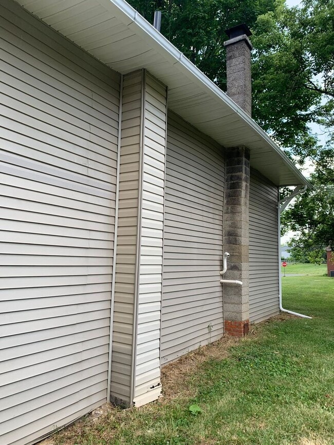 Building Photo - Madison Rental