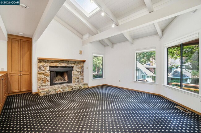 Building Photo - 2561 Rolling Hills Ct