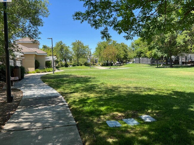 Building Photo - 4173 Garibaldi Pl