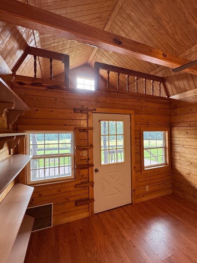 Building Photo - Kelsey House + 2 acres
