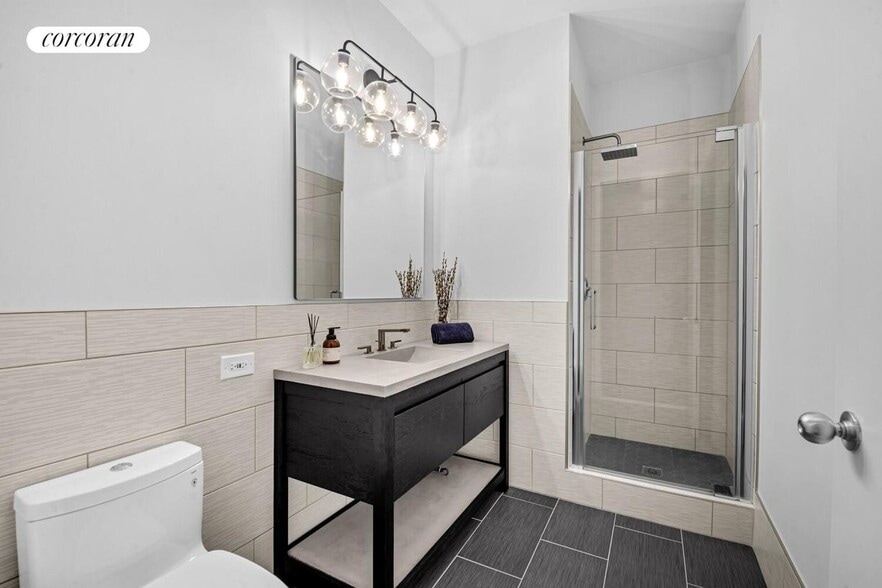 Building Photo - 252 7th Ave