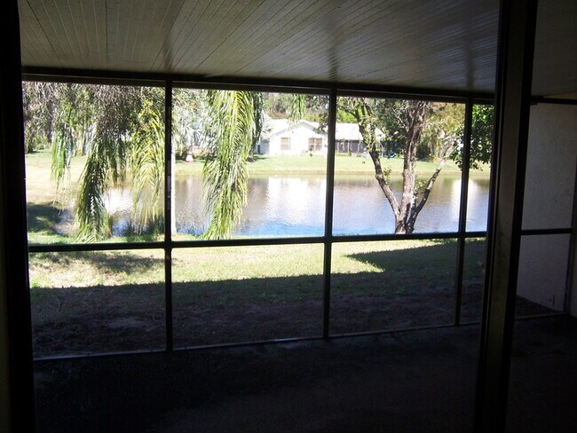 Building Photo - 13100 Brookshire Lake Blvd