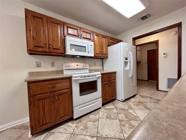 Building Photo - 57 Woodcreek Dr