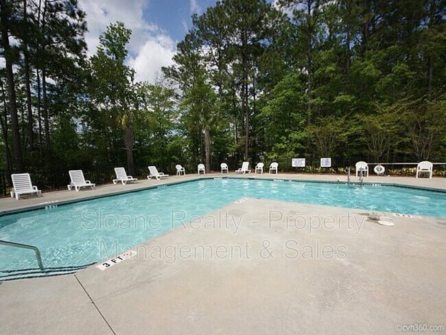 Building Photo - 557 Truman Dr