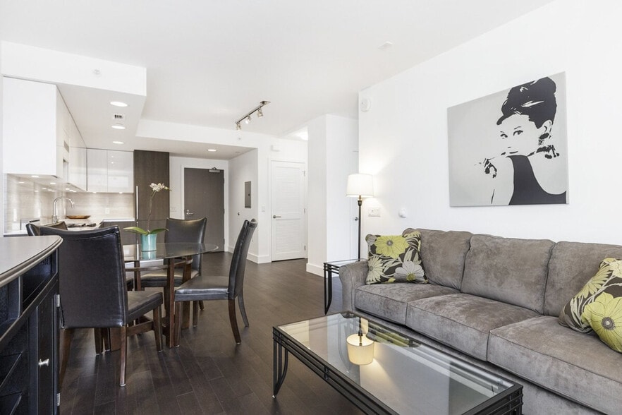 Primary Photo - 142 Hermann St