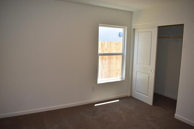 Building Photo - 4041 Bayonet Dr