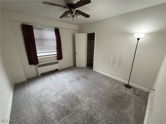 Building Photo - 11820 Edgewater Dr