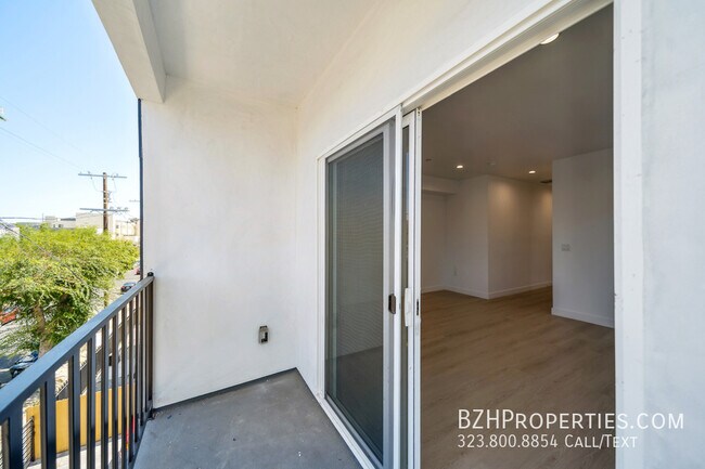 Building Photo - 5653 Case Ave