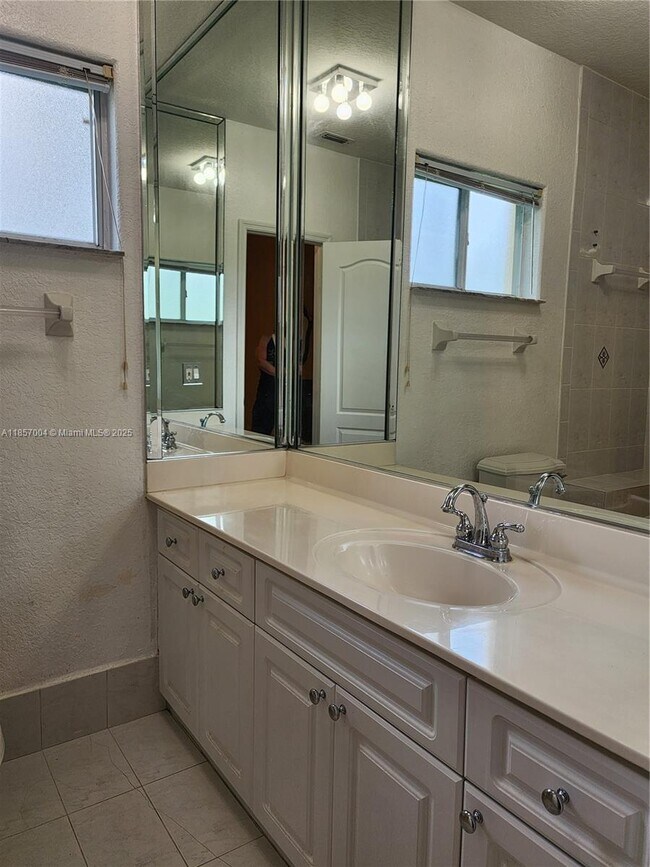 Building Photo - 16441 NW 89th Ct