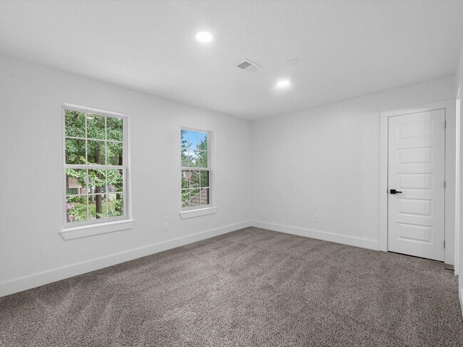 Building Photo - 9414 Stockport Dr