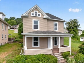 Building Photo - 1527 Farland Ave