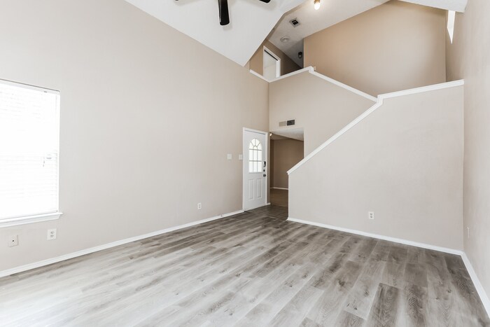 Building Photo - 804 Lovingham Dr