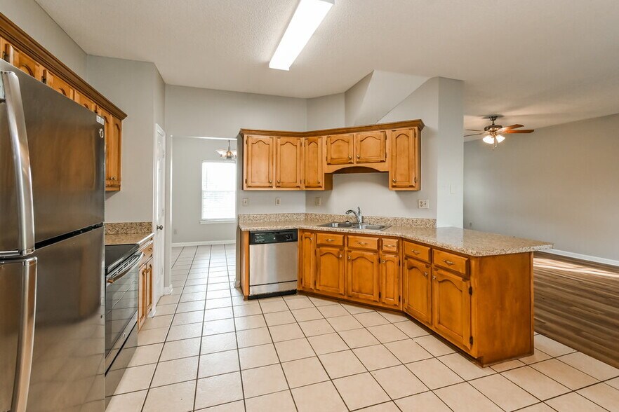 Building Photo - 9213 Gavin Dr