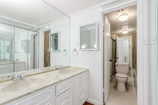 Building Photo - Three Bed / Two bath at Cherry Creek at th...