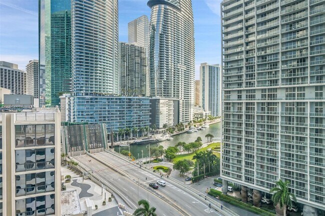 Building Photo - 500 Brickell Ave