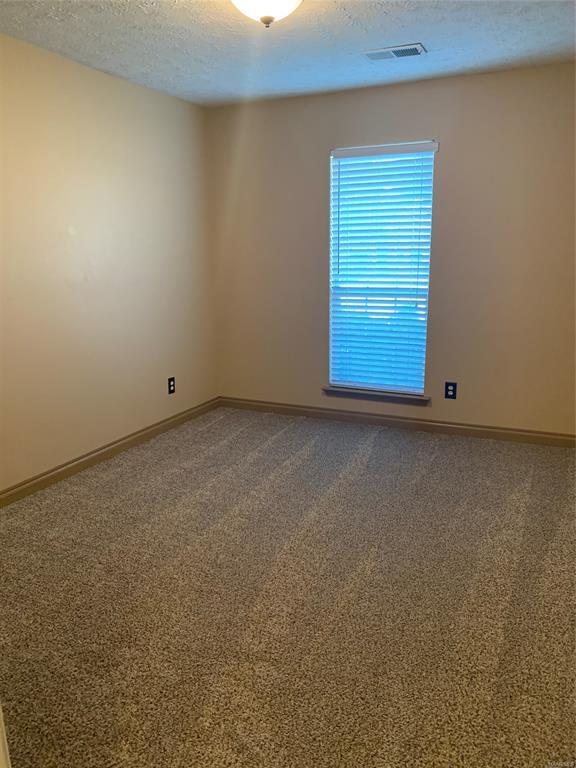 Building Photo - 243 Primrose Dr