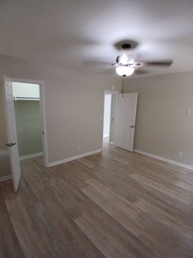 Building Photo - 1928 Rocket Property