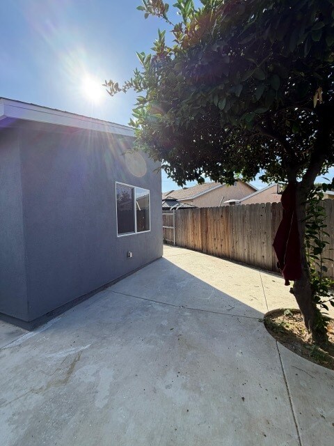 Building Photo - 227 Waldo Ave