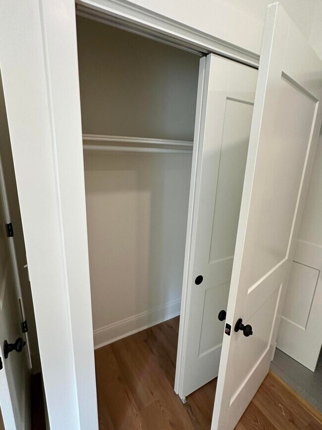 Building Photo - 307 W Main St