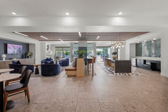 Building Photo - 10550 N Central Expy