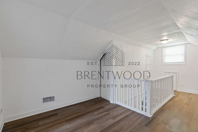 Building Photo - Charming 3BR/1B Single-Family Home