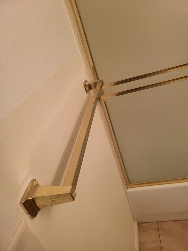 Building Photo - 5049 Pine Lake Ct