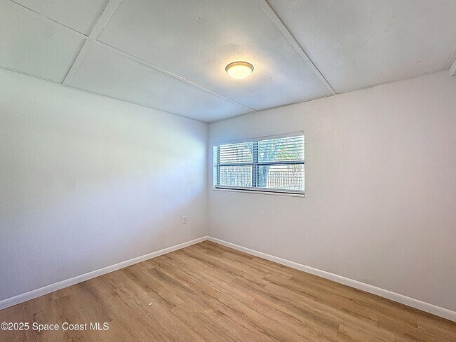 Building Photo - 1500 Highland Ct