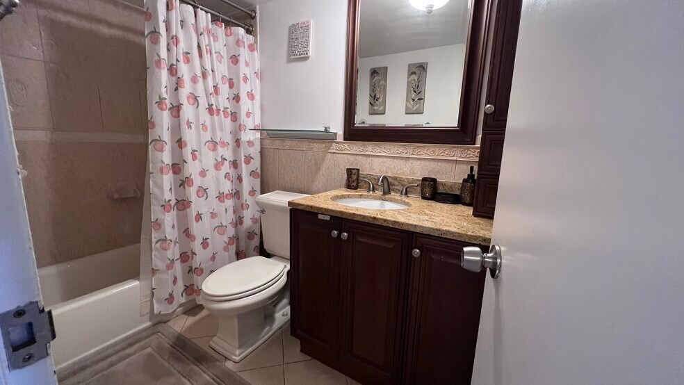 Building Photo - 5161 Collins Ave