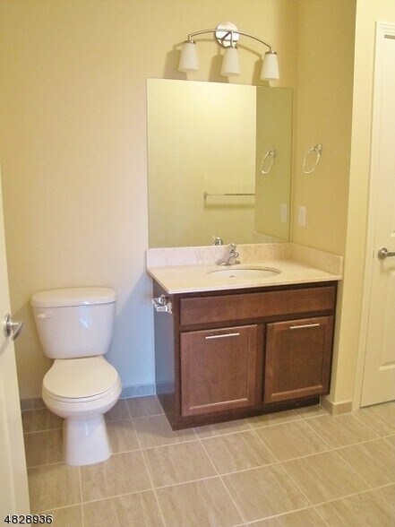 Building Photo - 104 E Elizabeth Ave