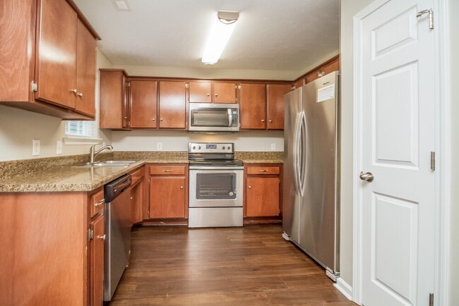 Building Photo - 1505 Chestnut Oak Dr