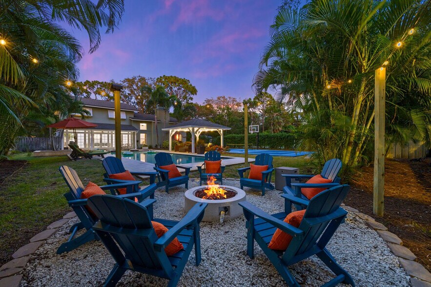 Building Photo - 9800 E Bay St